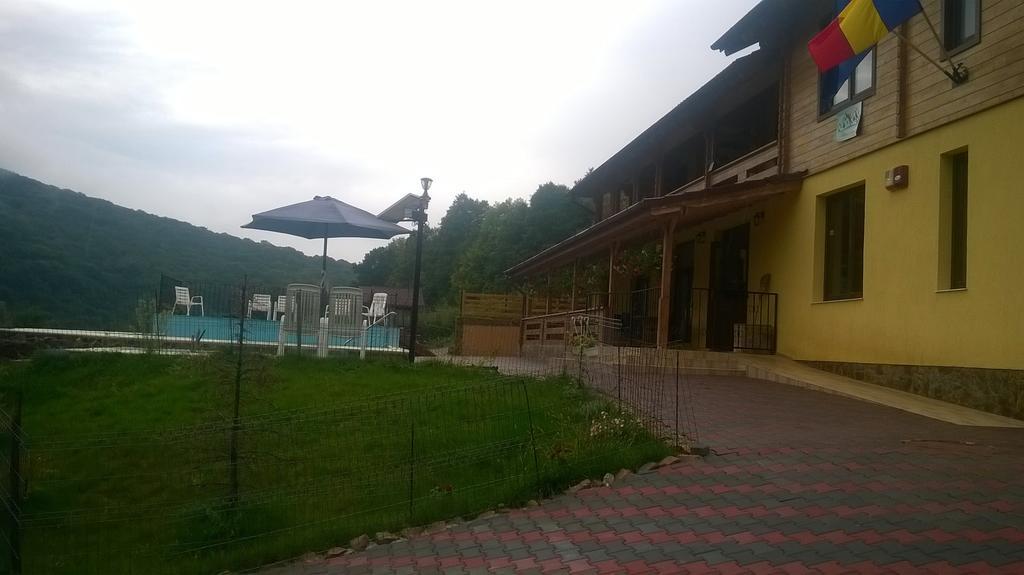 Pensiunea Mihaiu Sasului Vîrciorog Exterior foto